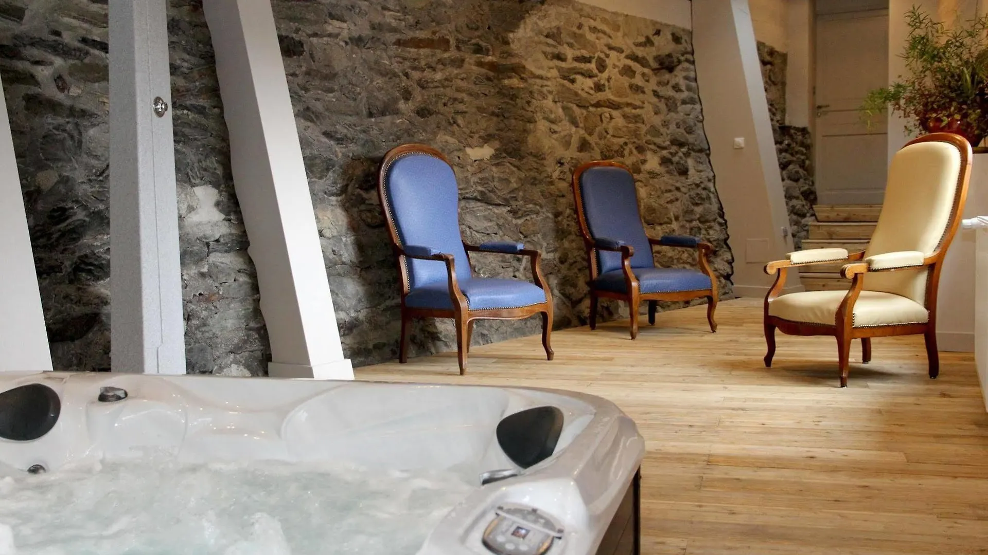 Logis Hotel Le Central Bareges